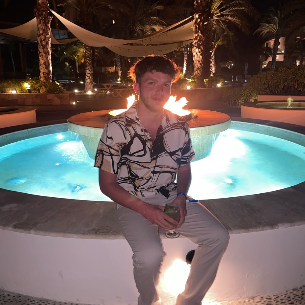 Meet your Posher, Christopher